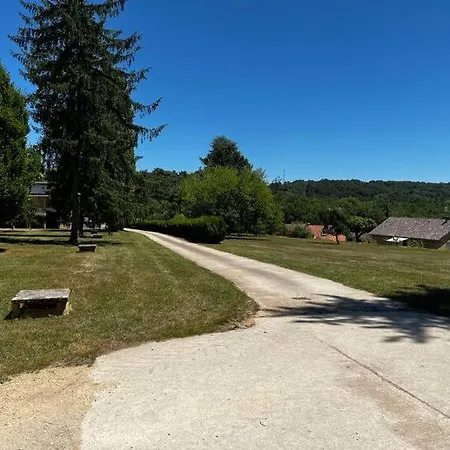 Grand Chaleureux En Pleine Nature à Casa de Férias *